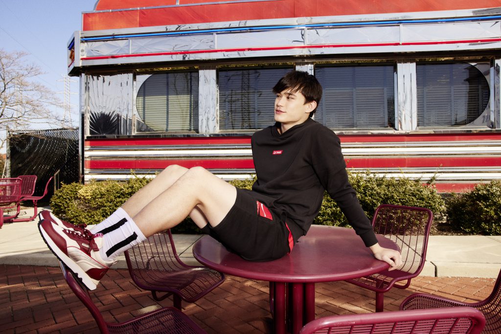 Collab PUMA x Coca-Cola celebra a herança de ambas as marcas – IFA Moda